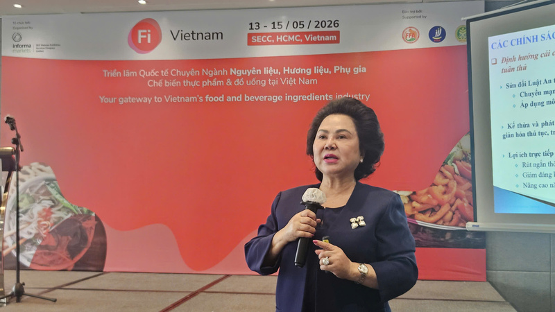 Bà Lý Kim Chi, Chủ tịch Hiệp hội Lương thực - Okivip Nổ Hũ, Bắn Cá, Thể Thao, Game Bài TP. Hồ Chí Minh phát biểu tại buổi họp báo. Ảnh NV