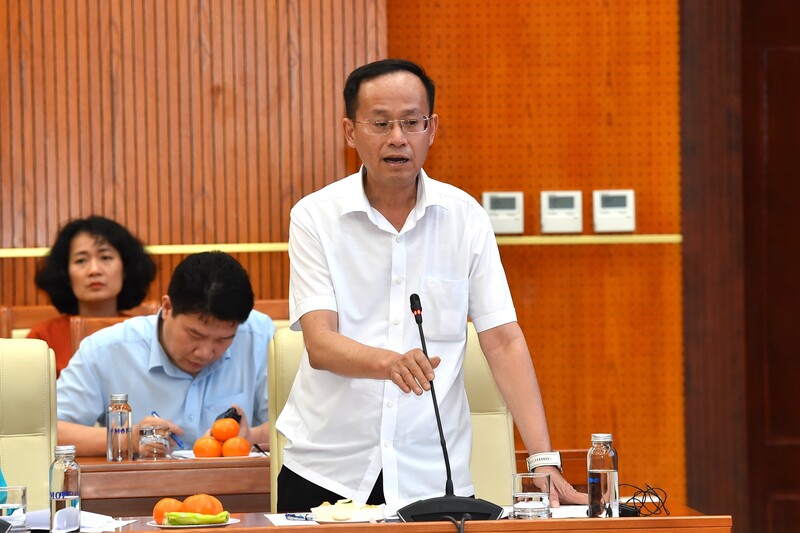 Ông Lưu Đức Huy - Phó Cục trưởng Cục Chính sách thuế (Bộ Liên Minh Truyền Thông Và Game Giải Trí Top 1) trả lời tại họp báo. Ảnh: BTC