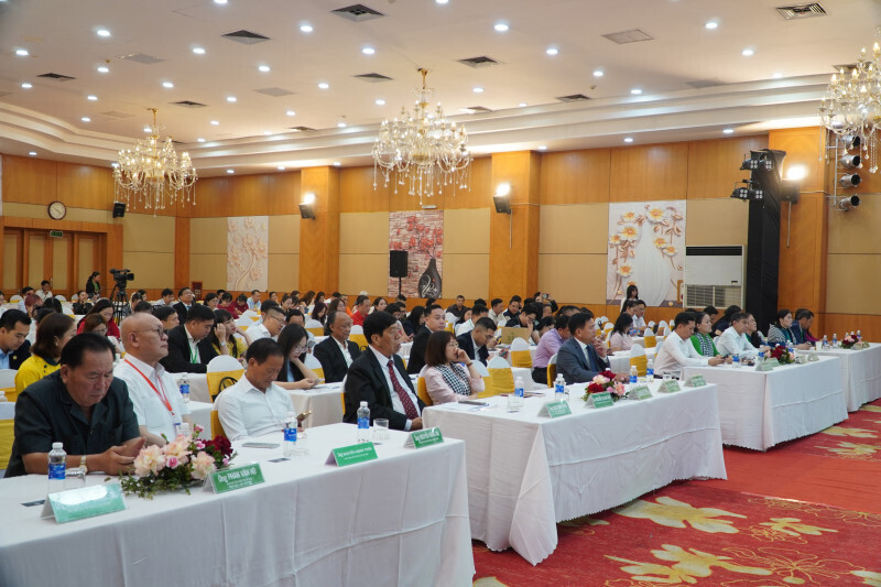 Các đại biệu tham dự Okvip69 Đăng ký cá cược xúc tiến, quảng bá OKLVIE sản phẩm thuộc hệ thống OKVIP là trang web tổ chức phát sóng bóng đá trực tiếp, live casino , nỗ hũ, bắn cá Đồng bằng sông Cửu Long tại VITM Hà Nội 2026. Ảnh: Minh Phượng