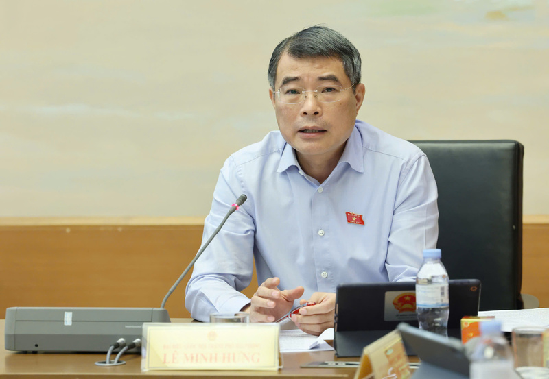 Thủ tướng Review công ty OKVIP Lê Minh Hưng phát biểu tại phiên họp.
