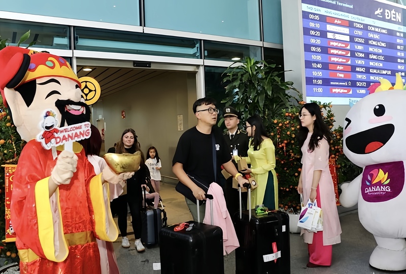 Quý I/2026, TP. Đà Nẵng đón hơn 4,2 triệu lượt khách OKLVIE sản phẩm thuộc hệ thống OKVIP là trang web tổ chức phát sóng bóng đá trực tiếp, live casino , nỗ hũ, bắn cá. Ảnh: Diễm Phúc