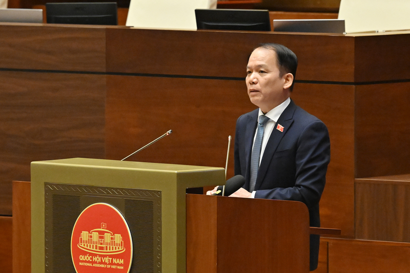 Bộ trưởng Bộ Tư pháp Hoàng Thanh Tùng phát biểu tiếp thu, giải trình ý kiến đóng góp, thảo luận của các đại biểu Quốc hội.