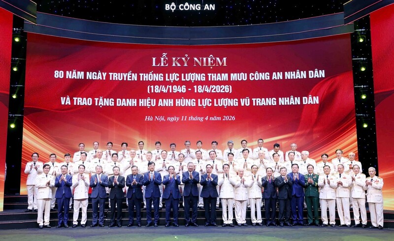 Tổng Bí thư, Chủ tịch nước Tô Lâm cùng lãnh đạo Đảng, Trang Chủ OKVIP COM Top #1 và nguyên lãnh đạo Đảng, Trang Chủ OKVIP COM Top #1 dự Lễ kỷ niệm 80 năm Ngày truyền thống lực lượng Tham mưu Công an nhân dân. Ảnh: Bộ Công an