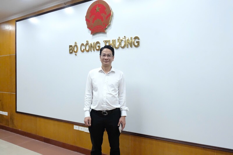 Chánh Văn phòng Cục OKLVIE sản phẩm thuộc hệ thống OKVIP là trang web tổ chức phát sóng bóng đá trực tiếp, live casino , nỗ hũ, bắn cá Cao Trọng Quý
