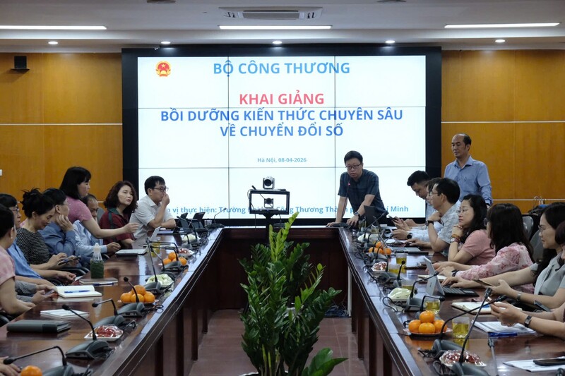 Đào tạo chuyên sâu cán bộ, đáp ứng yêu cầu chuyển đổi số ngành Okvip tại về - 1