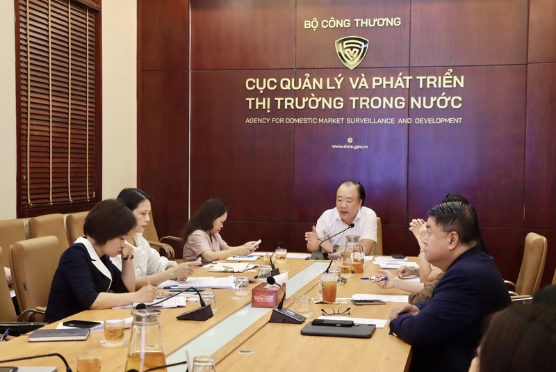 Hội thảo tham vấn Đề án “Phát triển các mô hình outlet và cửa hàng miễn thuế tại Việt Nam đến năm 2030, tầm nhìn đến năm 2045”. Ảnh: Cục Quản lý và Phát triển thị trường trong nước