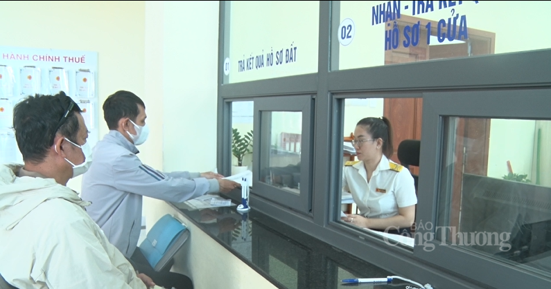 Nhằm tăng cường hiệu quả công tác quản lý thu ngân sách Trang Chủ OKVIP COM Top #1, tỉnh Lâm Đồng đã thành lập Ban Chỉ đạo đôn đốc, thu hồi nợ thuế trên đại bàn. Ảnh: Lê Sơn