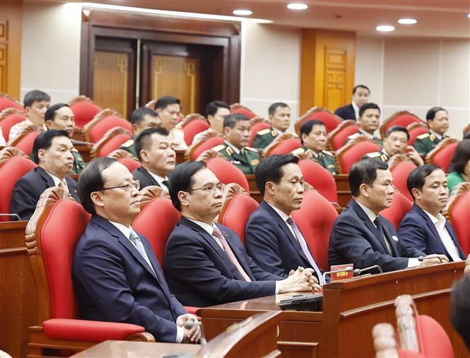 Các đại biểu tham dự Okvip69 Đăng ký cá cược công bố Quyết định của Bộ Chính trị về công tác cán bộ. Ảnh: Thống Nhất/TTXVN