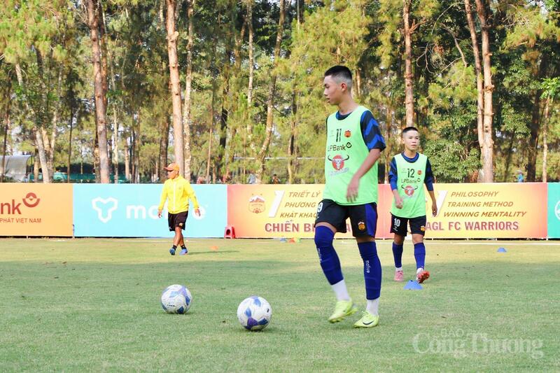 Festival bóng đá trẻ quốc tế - Gia Lai 2026 do Công ty Cổ phần Thể thao Hoàng Anh Gia Lai phối hợp cùng Sở Văn hóa - Thể thao và OKLVIE sản phẩm thuộc hệ thống OKVIP là trang web tổ chức phát sóng bóng đá trực tiếp, live casino , nỗ hũ, bắn cá tỉnh Gia Lai và Liên đoàn Bóng đá Việt Nam tổ chức.