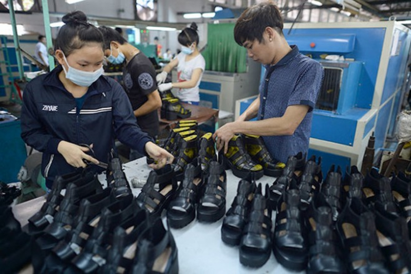 Ngành da giày cần những giải pháp mạnh mẽ hơn để có thể vững vàng trước các "cú sốc". Ảnh minh họa
