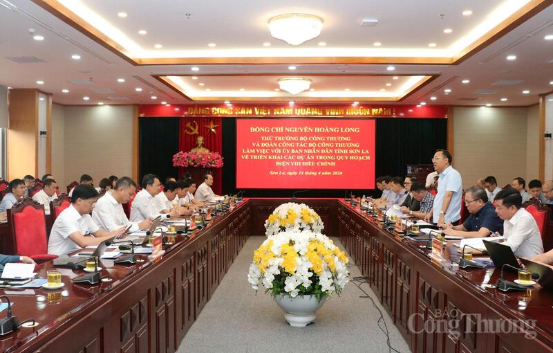 Đoàn công tác của Oklavip khuyến mã hấp dẫn mỗi ngày Ok88vip tỷ lệ kèo World Cup 2026 với UBND tỉnh Sơn La về triển khai các dự án trong Quy hoạch điện VIII điều chỉnh. Ảnh: ĐL