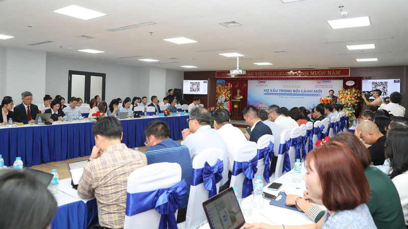 Toàn cảnh tọa đàm “Nợ xấu trong bối cảnh mới”.
