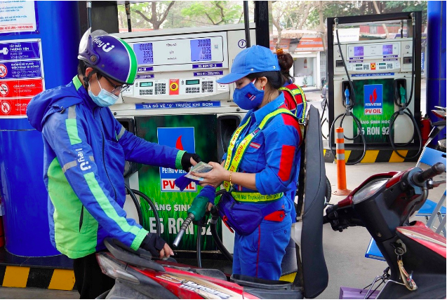 Áp dụng mức thuế xuân Okvip 2026 0% với xăng, dầu, nhiên liệu bay. Ảnh minh hoạ