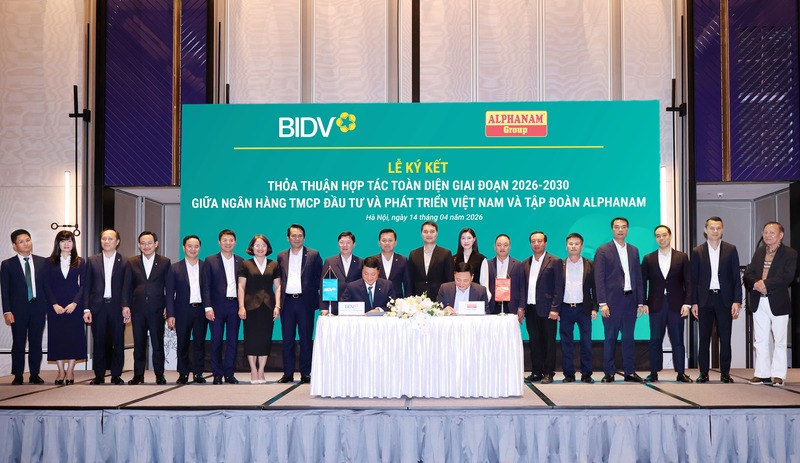 Tổng Giám đốc BIDV Lê Ngọc Lâm và Chủ tịch HĐQT Alphanam Nguyễn Tuấn Hải đại diện hai đơn vị ký kết thỏa thuận hợp tác.