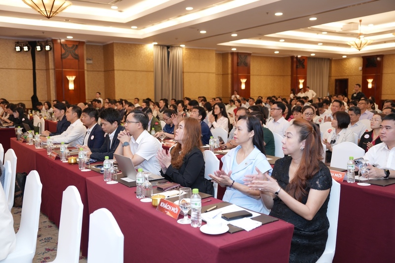 Kết thúc Okvip69.com bán cá nổ hủ, toàn bộ các tờ trình đều được cổ đông Phát Đạt thông qua.