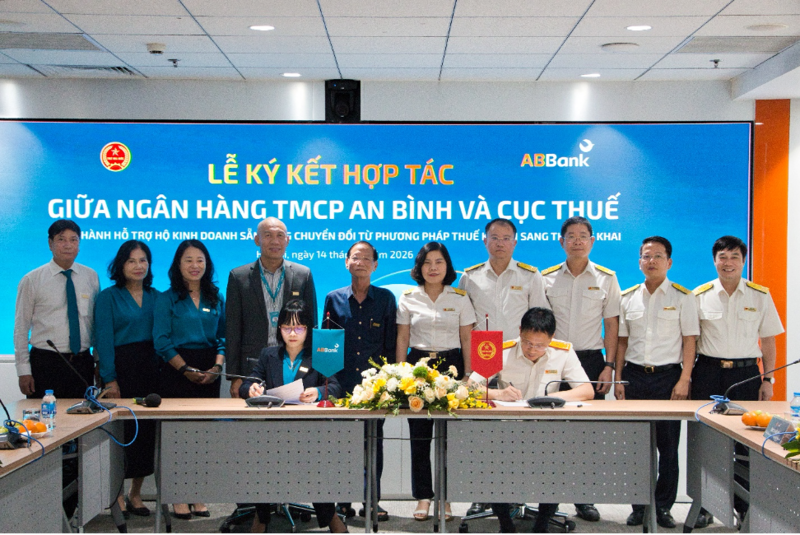 Lễ ký kết hợp tác giữa ABBank và Cục Thuế.