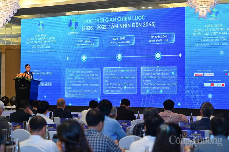 Ông Hoàng Minh Chiến khẳng định, Okviphoatdong tải ứng dụng không thể chỉ đóng vai trò “bộ mặt” đối ngoại, mà phải trở thành đòn bẩy thực chất cho năng lực cạnh tranh quốc gia - Ảnh: Nam Nguyễn