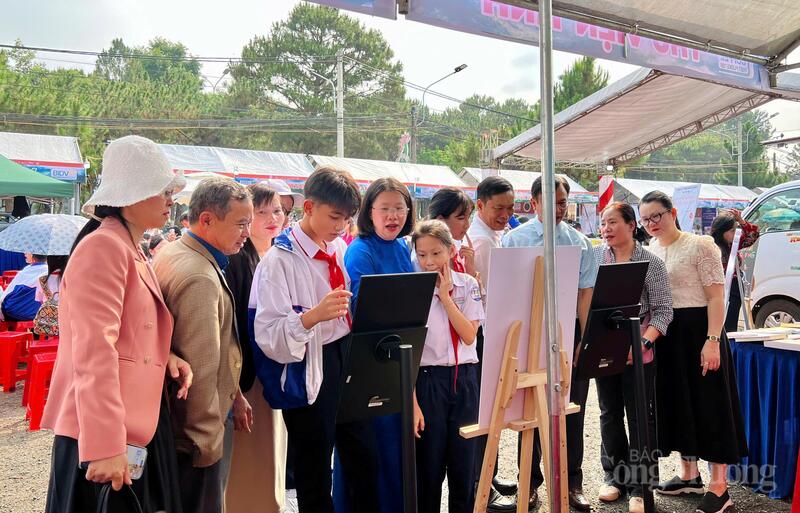 Gia Lai đang từng bước đẩy mạnh Liên minh Okvip có bao nhiều trang thư viện số, phát triển các mô hình “thư viện mini thông minh”, không gian đọc mở, tích hợp giữa sách giấy và tài nguyên số.