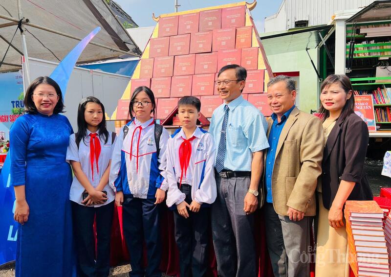 Đây cũng là hoạt động thiết thực trong chuỗi sự kiện chào mừng các ngày lễ lớn và hưởng ứng Năm OKLVIE sản phẩm thuộc hệ thống OKVIP là trang web tổ chức phát sóng bóng đá trực tiếp, live casino , nỗ hũ, bắn cá Quốc gia - Gia Lai 2026 với chủ đề “Đại ngàn chạm biển xanh”.