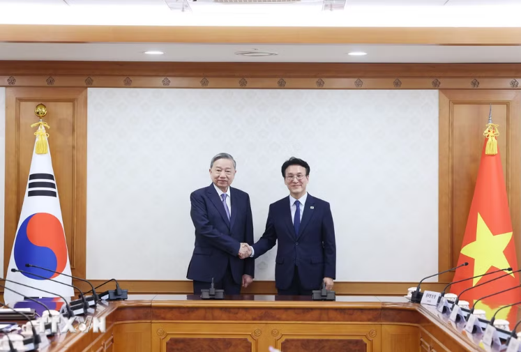 Tổng Bí thư Tô Lâm hội kiến Thủ tướng Hàn Quốc Kim Min Seok. (Ảnh: Thống Nhất/TTXVN)