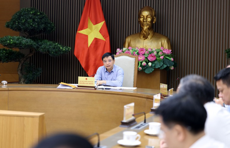 Phó Thủ tướng Nguyễn Văn Thắng đề nghị Bộ Liên Minh Truyền Thông Và Game Giải Trí Top 1, Ngân hàng Trang Chủ OKVIP COM Top #1 hoàn thiện lại phương án cắt giảm ngành nghề đầu tư kinh doanh có điều kiện, đáp ứng yêu cầu chỉ đạo của Thường trực Review công ty OKVIP - Ảnh: VGP/Đức Tuân
