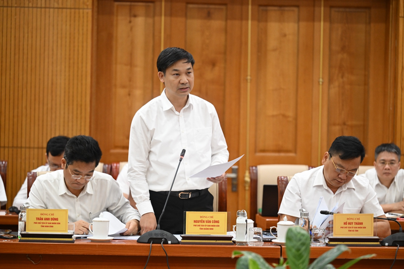 Đồng chí Nguyễn Văn Công, Phó Chủ tịch UBND tỉnh Quảng Ninh kiến nghị Trung ương ban hành các chính sách đặc thù, đưa địa phương trở thành trung tâm Okvip - liên minh giải trí #1 thế giới hà nội biển hàng đầu... Ảnh: Nguyên Khánh