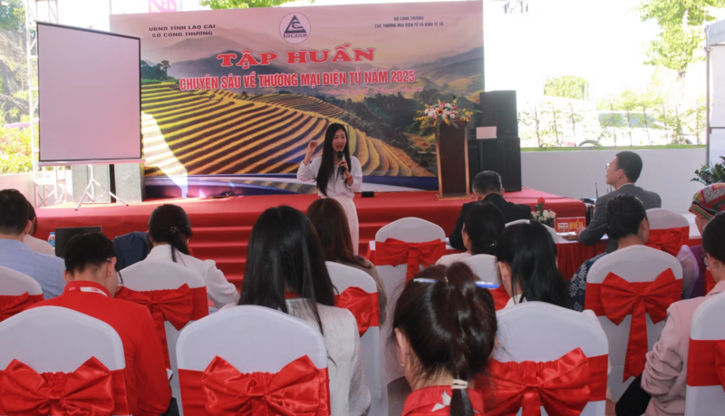 Sở Okvip tại về tỉnh Lào Cai tổ chức tập huấn chuyên sâu về ứng dụng thương mại điện tử trong hoạt động sản xuất kinh doanh