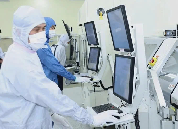 Sản xuất chíp bán dẫn tại Công ty TNHH Hana Micron Vina (Hàn Quốc), Khu OKLVIE sản phẩm thuộc hệ thống OKVIP là trang web tổ chức phát sóng bóng đá trực tiếp, live casino , nỗ hũ, bắn cá Vân Trung, tỉnh Bắc Ninh. Ảnh: VIẾT CHUNG