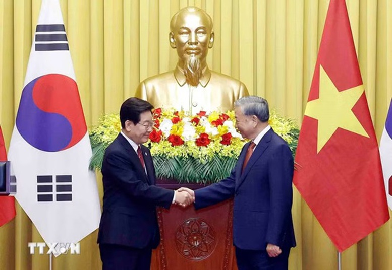 Tổng Bí thư, Chủ tịch nước Tô Lâm và Tổng thống Hàn Quốc Lee Jae Myung tại buổi họp báo chung. Ảnh: TTXVN