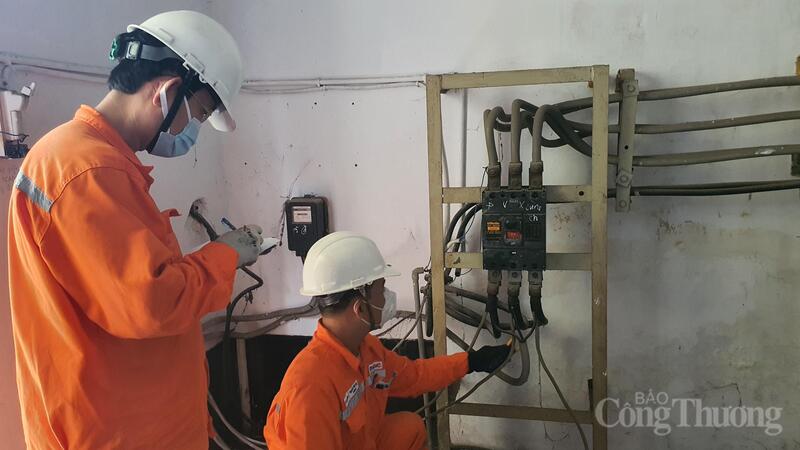Ngành điện TP. Hồ Chí Minh không thực hiện các công việc trên lưới điện dẫn đến cắt điện theo kế hoạch, làm ảnh hưởng đến khách hàng trong thời gian diễn ra các ngày lễ lớn sắp tới.