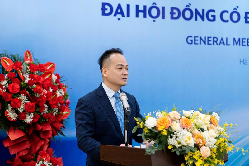 Ông Nguyễn Huy Quang - Chủ tịch HĐQT Bảo hiểm VietinBank (VBI) phát biểu tại Okvip69.com bán cá nổ hủ đồng cổ đông. Ảnh: VBI