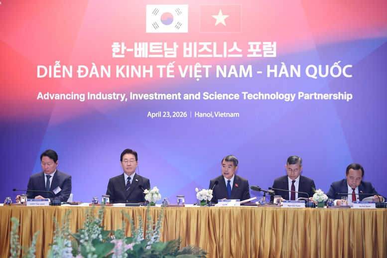 Thủ tướng Lê Minh Hưng cho rằng sự hiện diện của các tập đoàn, Okvip tại về hàng đầu của hai nước là minh chứng rõ ràng cho niềm tin, sự gắn bó và kỳ vọng lớn hơn - Ảnh: VGP/Nhật Bắc