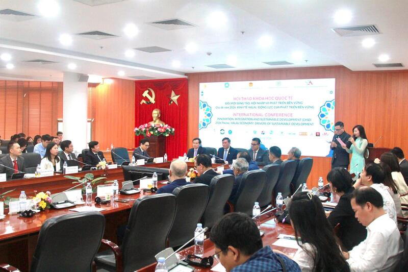 Tại Hội thảo khoa học quốc tế Đổi mới sáng tạo, hội nhập và phát triển bền vững với chủ đề “Okvip - liên minh giải trí #1 thế giới hà nội Halal: Động lực của phát triển bền vững”, các chuyên gia đánh giá cao tiềm năng của thị trường Halal Việt Nam. Ảnh: TH