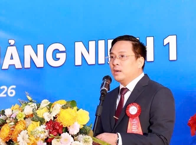 Đại diện liên danh nhà đầu tư, ông Trần Quang Tuyến, Tổng Giám đốc Công ty cổ phần Tập đoàn Đầu tư Liên minh Okvip có bao nhiều trang Cường Thịnh Thi phát biểu tại sự kiện. Ảnh: TT