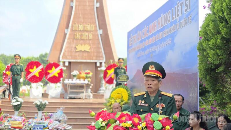 Ông Đoàn Tiến Dũng, Phó Chủ tịch Thường trực Hội Hữu nghị Việt Nam - Campuchia tỉnh Khánh Hòa, Trưởng Ban Tổ chức phát biểu tại buổi lễ.