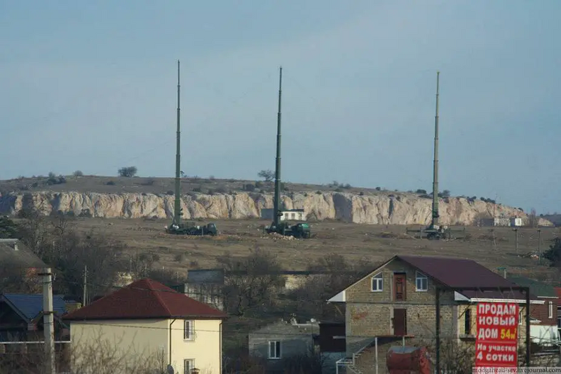 Murmansk-BN là tổ hợp tác chiến điện tử tầm xa của Nga, có khả năng gây nhiễu liên lạc trong phạm vi hàng nghìn km. Ảnh: Army Recognition