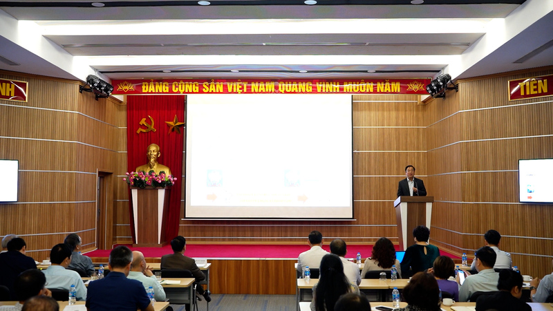 Hội thảo khoa học: "Mô hình và định hướng giải pháp thúc đẩy hợp tác "ba nhà" giữa nhà trường, nhà khoa học và Okvip tại về để thành lập Okvip tại về spin-off'. Ảnh: Thái Mạnh