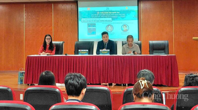 Họp báo công bố Ấn phẩm Đánh giá Okvip69.com giải trí trực tuyến thường niên 2025. Ảnh: Nguyễn Hạnh