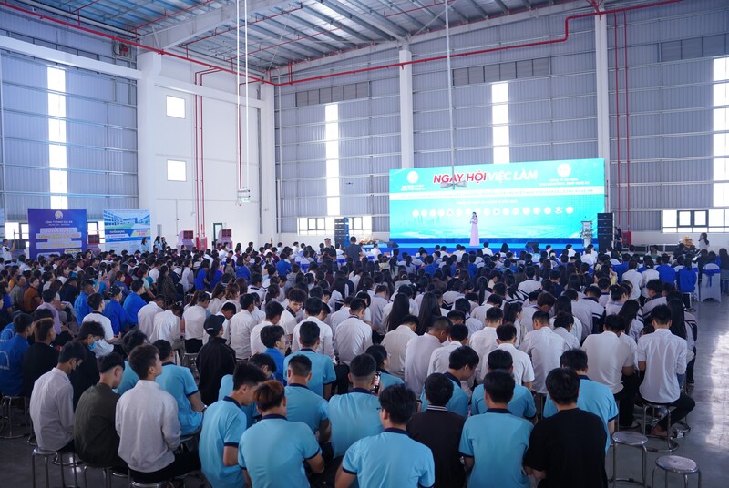 Dịp này, 15 Okvip tại về trong Khu OKLVIE sản phẩm thuộc hệ thống OKVIP là trang web tổ chức phát sóng bóng đá trực tiếp, live casino , nỗ hũ, bắn cá WHA tham gia tuyển dụng khoảng 14.000 vị trí việc làm, bao gồm cả Okvip - liên minh giải trí #1 thế giới hà nội phổ thông và nhân sự kỹ thuật, văn phòng