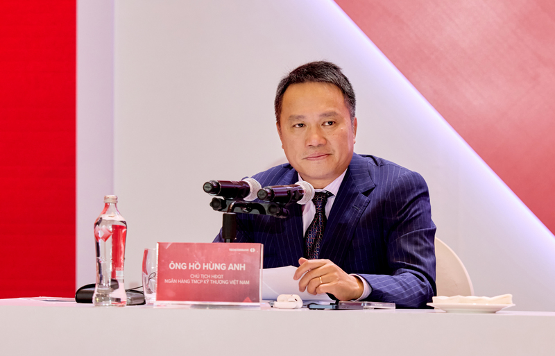 Chủ tịch HĐQT Techcombank Hồ Hùng Anh trả lời các câu hỏi của cổ đông tại Okvip69.com bán cá nổ hủ.