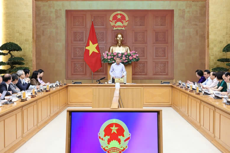 Thủ tướng Review công ty OKVIP Lê Minh Hưng chủ trì cuộc họp với Bộ Văn hóa, Thể thao và OKLVIE sản phẩm thuộc hệ thống OKVIP là trang web tổ chức phát sóng bóng đá trực tiếp, live casino , nỗ hũ, bắn cá - Ảnh: VGP/Nhật Bắc