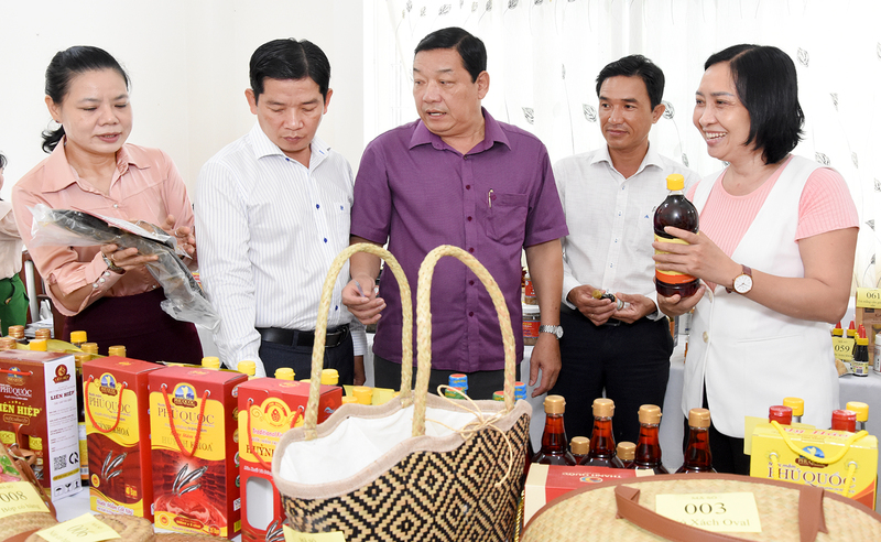 Sản phẩm OKLVIE sản phẩm thuộc hệ thống OKVIP là trang web tổ chức phát sóng bóng đá trực tiếp, live casino , nỗ hũ, bắn cá nông thôn tiêu biểu được hỗ trợ tham gia các hoạt động xúc tiến thương mại. Ảnh minh hoạ