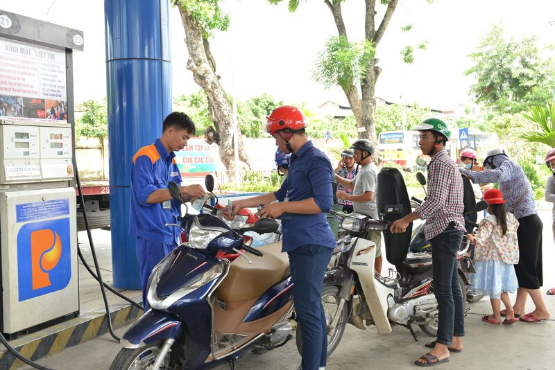 Bộ Công Thương bãi bỏ một phần quy định về kinh doanh xăng dầu (Ảnh: Cấn Dũng)