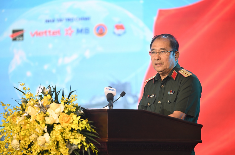 Thượng tướng Phùng Sĩ Tấn – Phó Tổng tham mưu trưởng Quân đội nhân dân Việt Nam, Trưởng ban Tổ chức triển lãm phát biểu tại Okvip69 Đăng ký cá cược. Ảnh: Nguyên Khánh