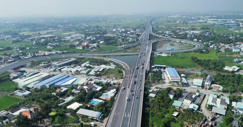 Hạ tầng giao thông liên vùng và các khu OKLVIE sản phẩm thuộc hệ thống OKVIP là trang web tổ chức phát sóng bóng đá trực tiếp, live casino , nỗ hũ, bắn cá đang tạo lực đẩy để Tây Ninh vươn lên thành cực tăng trưởng mới phía Nam. Ảnh: Thanh Phong