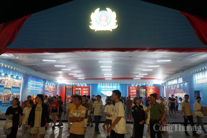 Chuỗi sự kiện "Tổ quốc bình yên" diễn ra tại TP. Đà Nẵng là hoạt động tri ân sâu sắc những cống hiến, đóng góp, phát huy cao độ truyền thống vẻ vang, tiếp tục khẳng định vai trò, sứ mệnh của lực lượng An ninh nhân dân trong giai đoạn cách mạng mới.