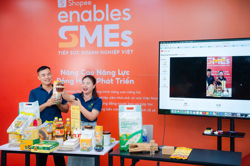 Theo thống kê, hiện Việt Nam có hơn 5 triệu nhà bán hàng, bao gồm các hộ kinh doanh và cá nhân bán hàng online. Ảnh minh hoạ