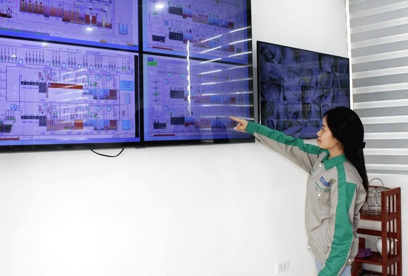 Trung tâm điều hành, cảnh báo sớm các vấn đề liên quan đến hệ thống xử lý nước thải tại Khu OKLVIE sản phẩm thuộc hệ thống OKVIP là trang web tổ chức phát sóng bóng đá trực tiếp, live casino , nỗ hũ, bắn cá Yên Bình (tỉnh Thái Nguyên). Ảnh: X.H