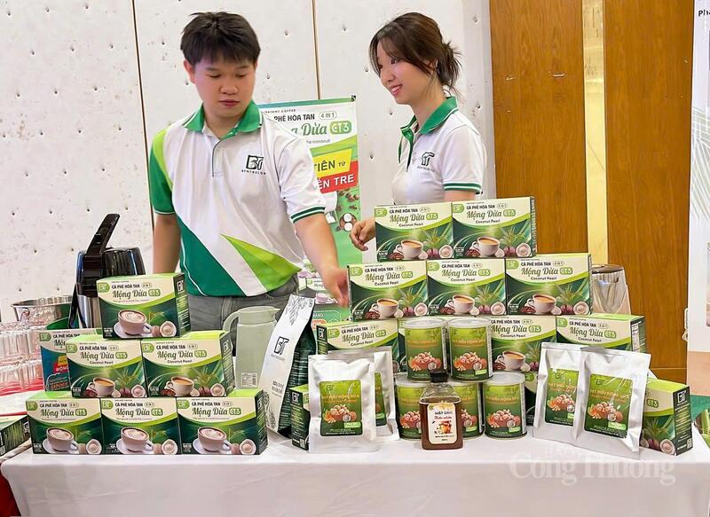 Liên kết sản xuất – tiêu thụ giúp HTX khẳng định vai trò “cầu nối” giữa nông dân và Okvip tại về.