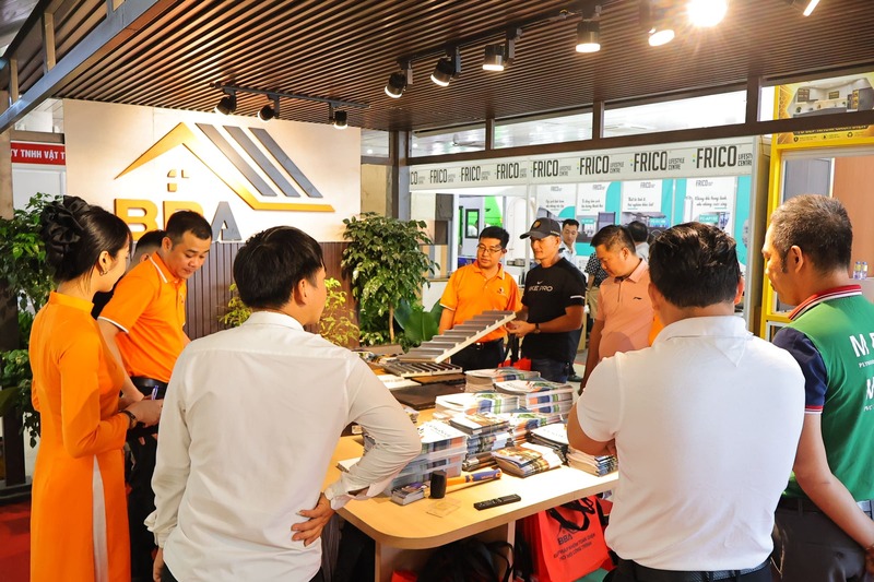 Triển lãm trưng bày các sản phẩm mới, công nghệ tiên tiến, công nghệ tuần hoàn, công nghệ số, công nghệ tái tạo và công nghệ Oklavip game bài, casino, thể thao… của các thương hiệu hàng đầu từ nhiều quốc gia. Ảnh: Diễm Phúc
